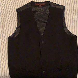 Black Perry Ellis vest,    Large